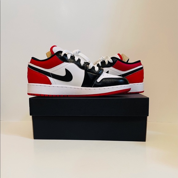 Nike Air Jordan 1 Low Retro 5.5 Youth or 7 Women - Picture 2 of 8